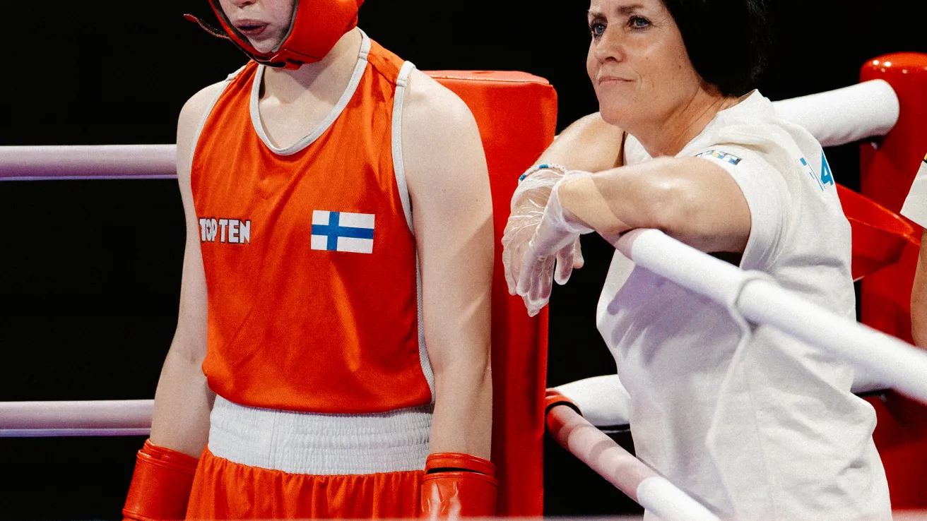 Maarit Teuronen ja Pihla Kaivo-oja Pariisissa