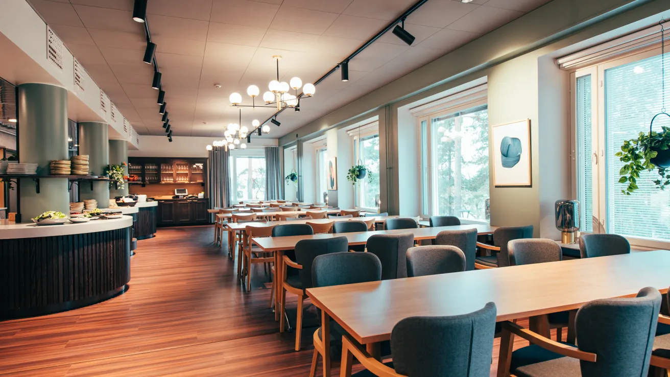 Ravintola Fannin tunnelmallinen ruokailutila