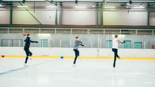 Taitoluistelijat jäällä