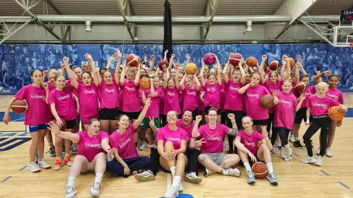 Tiina Stenin tyttökorisleiri