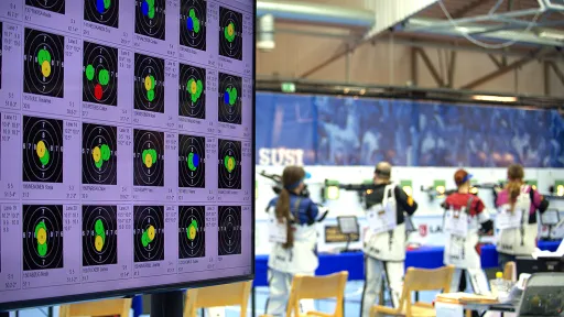 Ilma-aseampujia kilpailemassa