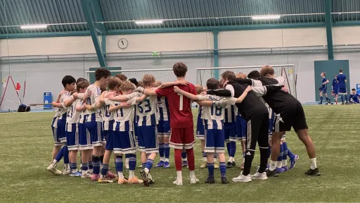 HJK:n pelaajia leirillä Pajulahdessa