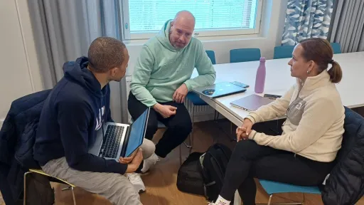 Mäkelänrinteen kampuksella käynnistyi maaliskuun puolivälissä Valmennuksen erikoisammattitutkinnon (VEAT) toinen toteutus