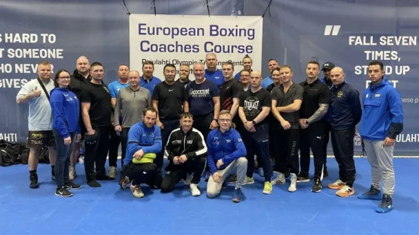 Italialainen olympiatason nyrkkeilyvalmentaja Raffaele Bergamasco tuo kansainvälistä nyrkkeilyn huippuosaamista Suomeen