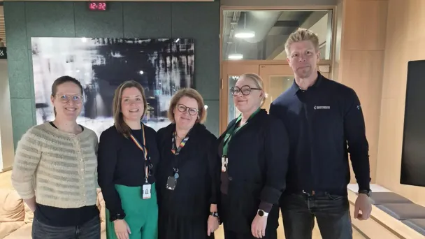 Pauliina Hyvönen (Kolmen kampuksen urheiluopisto), Kati Väyrynen (Helsingin kaupunki),  Katja Verta (Helsingin kaupunki), Mervi Tulppo (Helsingin kaupunki) ja Tero Kuorikoski (Kolmen kampuksen urheiluopisto). Kuvan otti Ulla Nord.