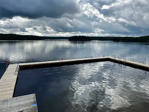 Lake Pool Pajulahden laiturialue Iso-Kukkasjärvessä.