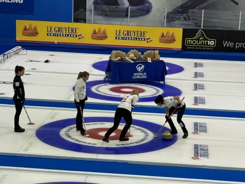 Curling-joukkue harjoituksissa jäällä, värikäs logo taustalla.