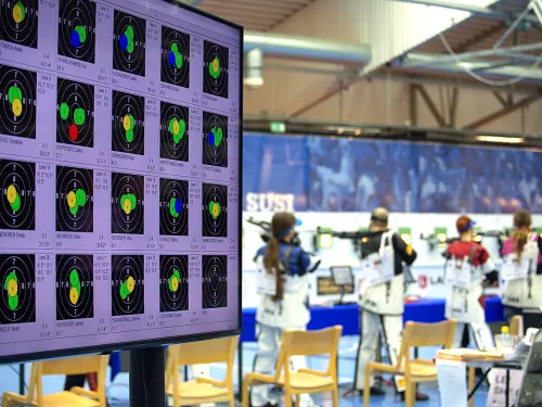 Ilma-aseampujia kilpailemassa