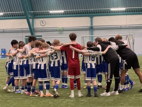 HJK:n pelaajia leirillä Pajulahdessa