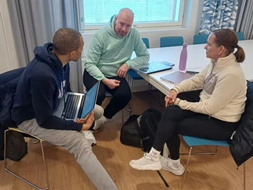 Mäkelänrinteen kampuksella käynnistyi maaliskuun puolivälissä Valmennuksen erikoisammattitutkinnon (VEAT) toinen toteutus