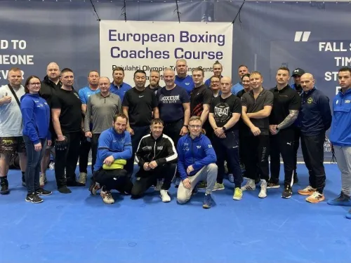 Italialainen olympiatason nyrkkeilyvalmentaja Raffaele Bergamasco tuo kansainvälistä nyrkkeilyn huippuosaamista Suomeen