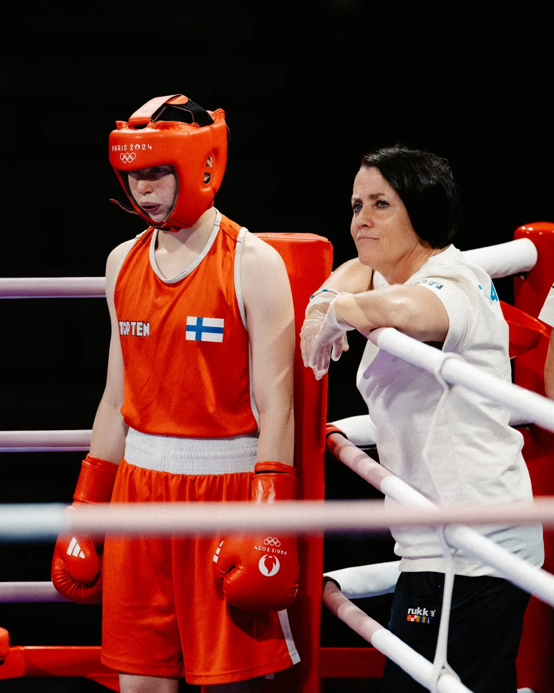 Maarit Teuronen ja Pihla Kaivo-oja Pariisissa